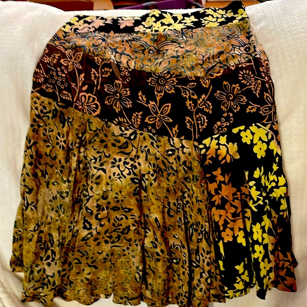 Sm above knee skirt